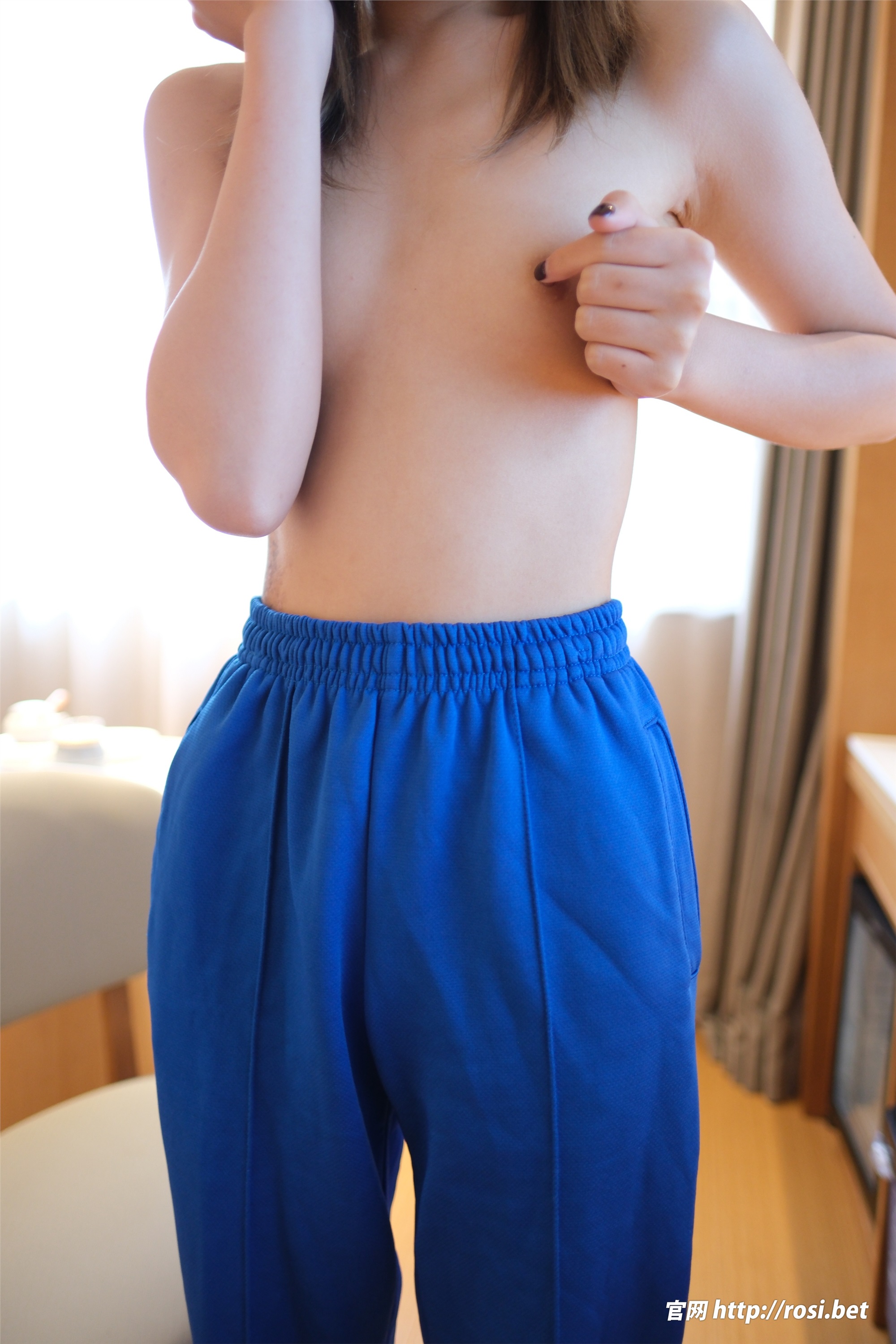 ROSI写真 2025.11.18 NO.5097